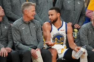 真吃饺子了！库里单场16罚生涯第2高罚球 最高是纪录62分单场19罚